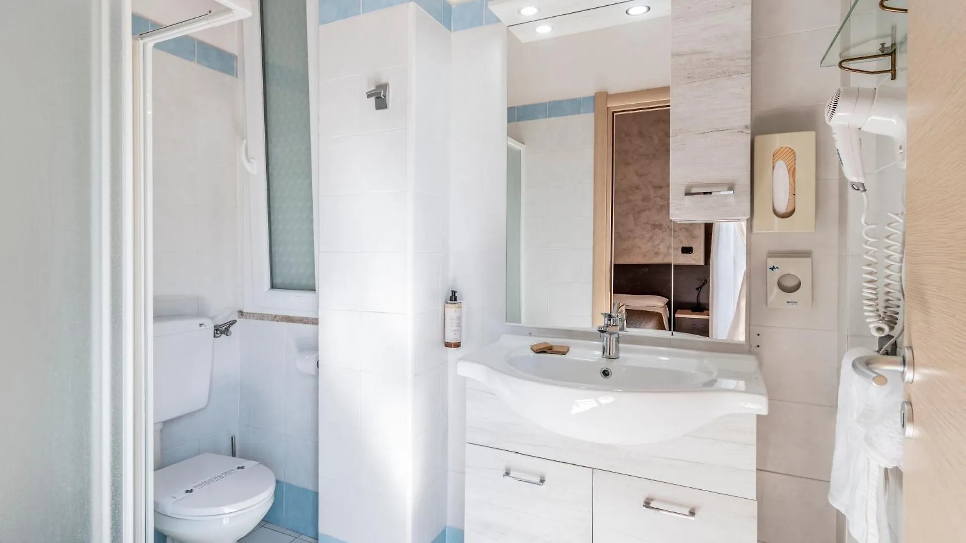 Hotel Gabrini Marina di Massa 3*,  Italy