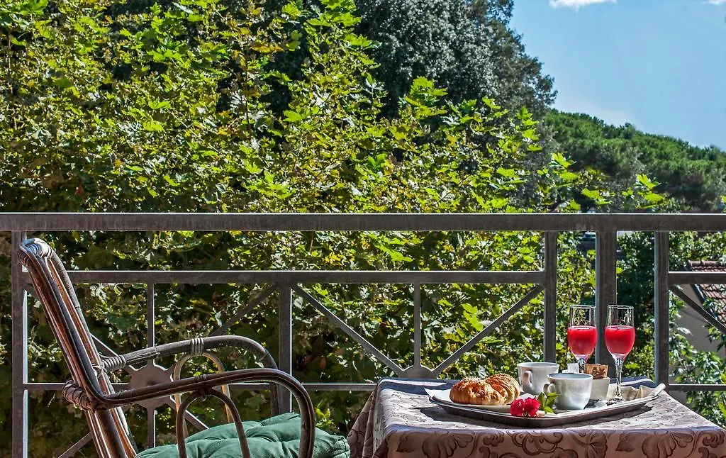Hotel Gabrini Marina di Massa 3*,  Italy