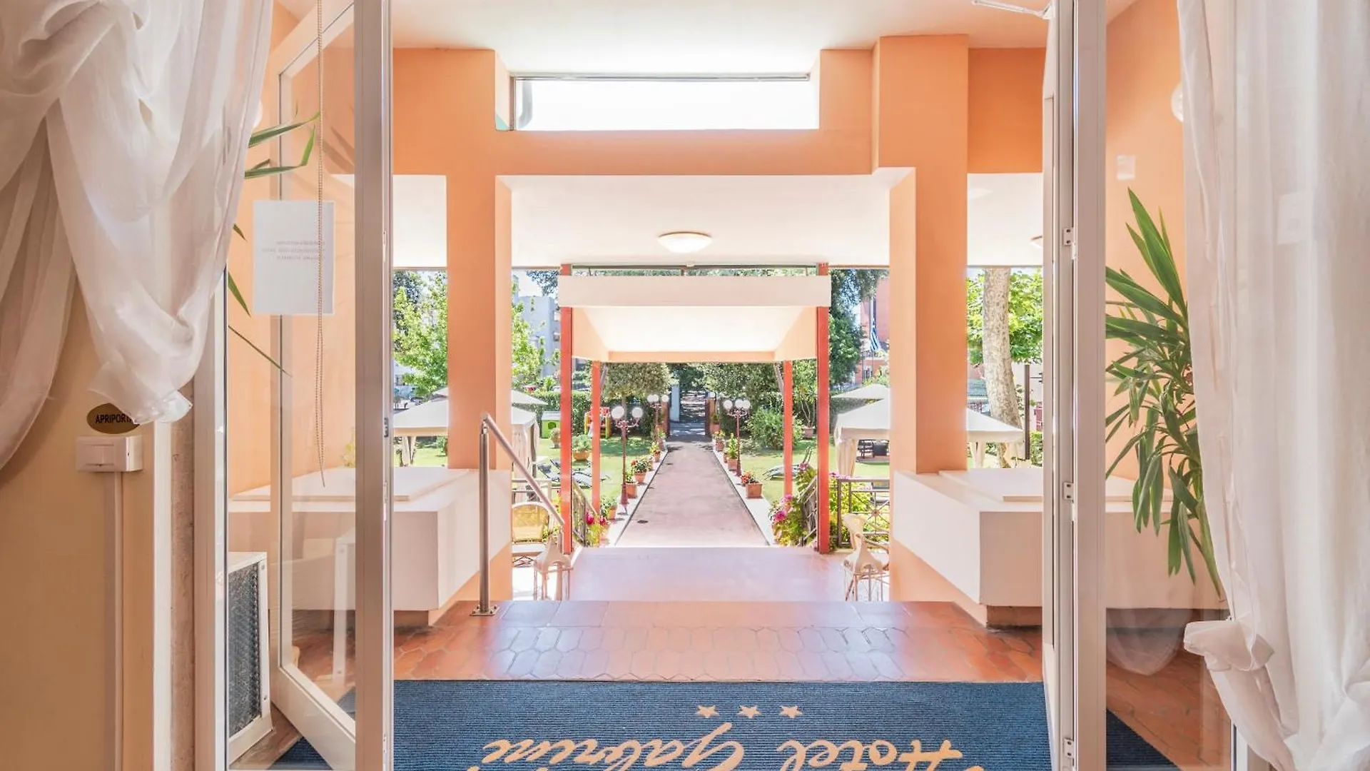 Hotel Gabrini Marina di Massa 3*,